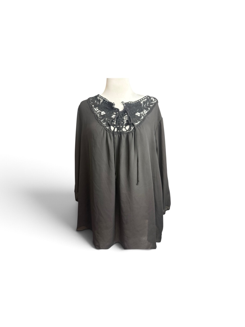Torrid black lace Crochet-Yoke Peasant Blouse size 3-3X/22-24